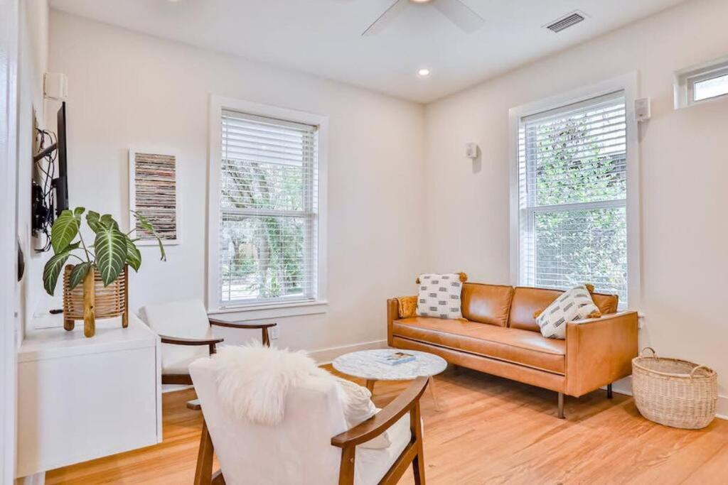 Downtown Historic Charmer Holiday home